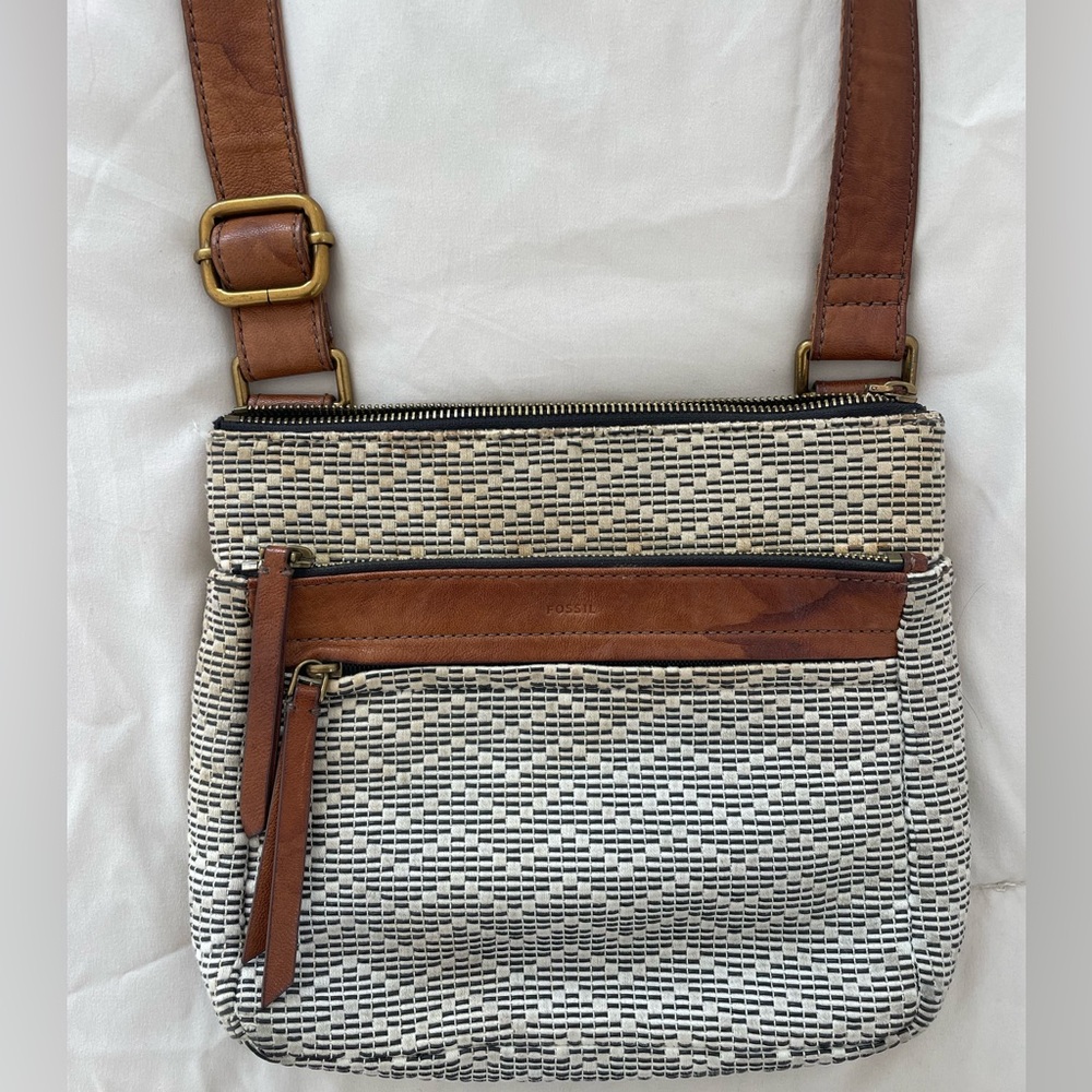 FOSSIL Purse - Picture 3 of 5